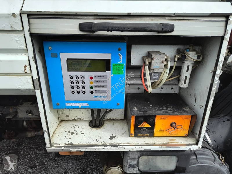 Camion Renault 270 13500L FUEL / CARBURANT...