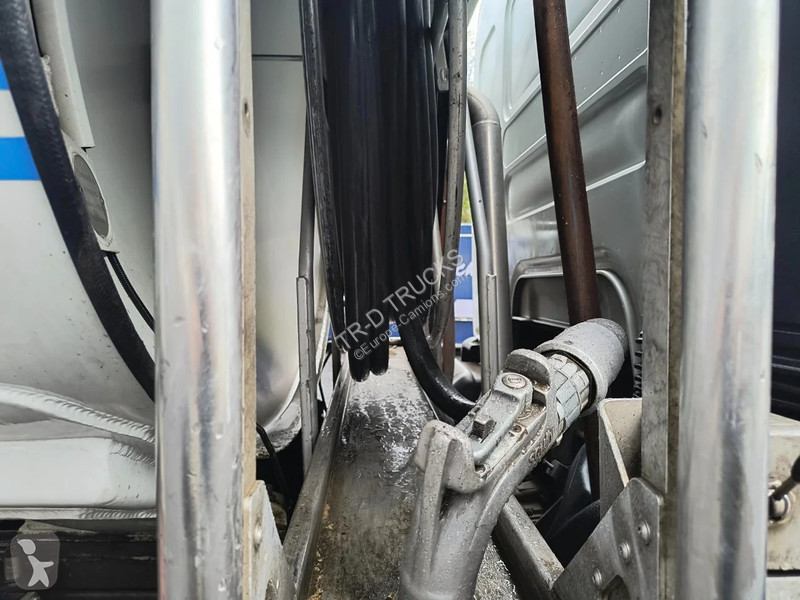 Camion Renault 270 13500 L FUEL / CARBURANT...