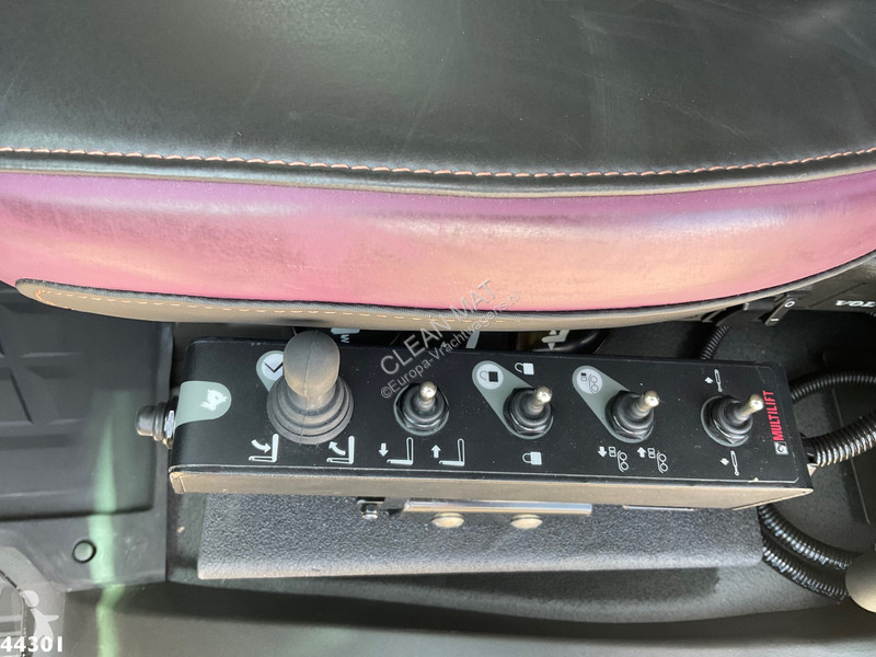 Camion Volvo 500 8x4 Euro 6 Hiab 65 Tonmeter...
