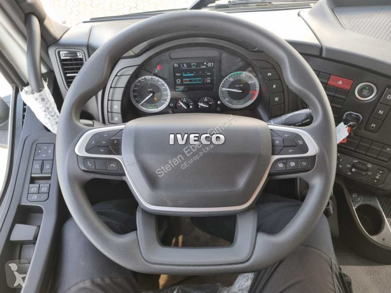 Kamion Iveco AD300X48Z HR OFF 6x4...