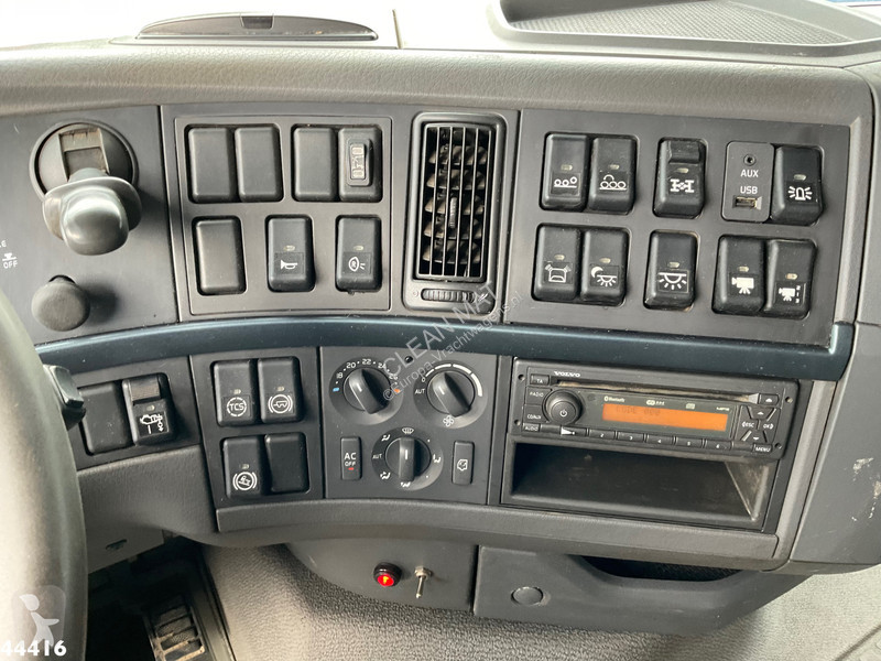 Kamion Volvo FH  8x4 Fassi 27 Tonmeter...