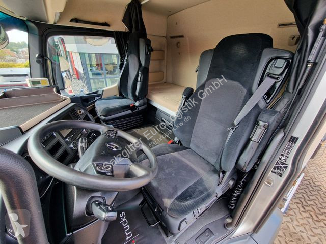 Kamion Mercedes 2545 /für Tierkadaver / mit Waage