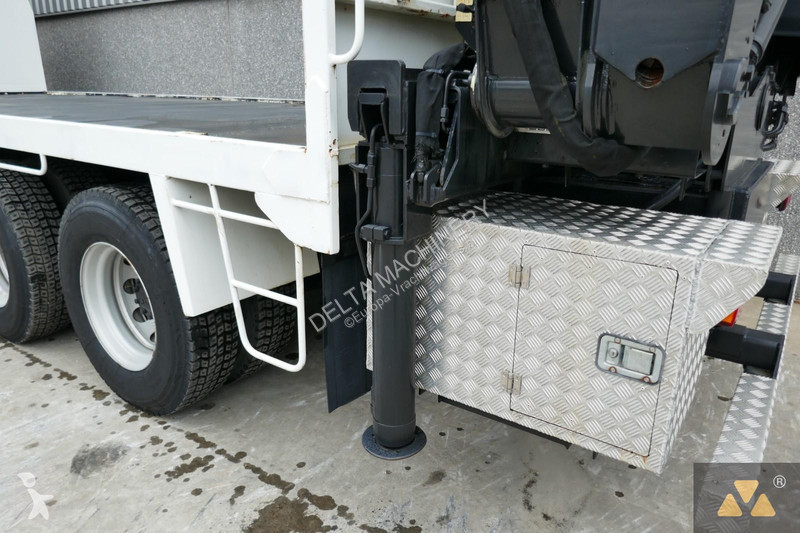 Camion Hino FY crane