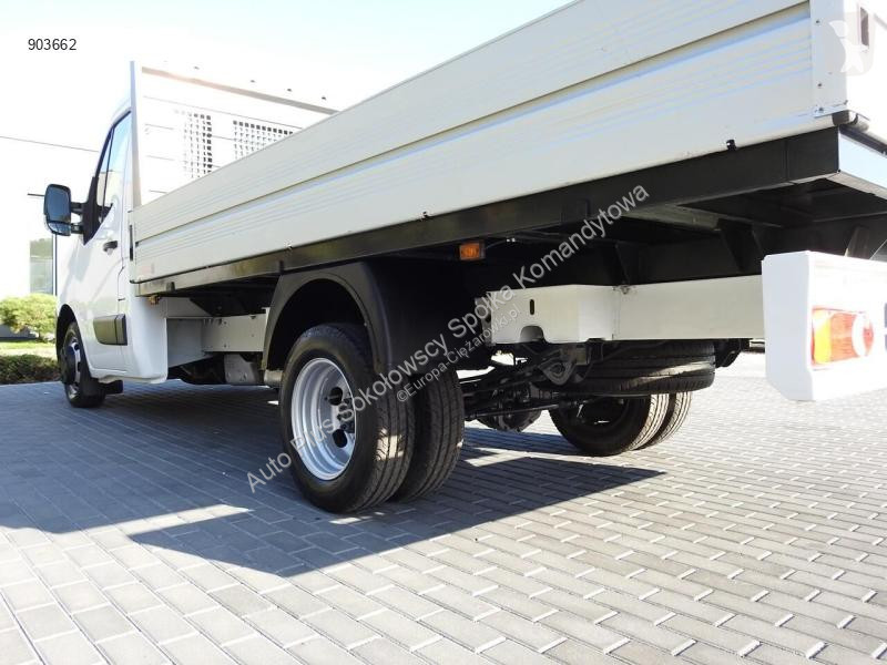 Véhicule utilitaire Renault MASTER SKRZYNIA...