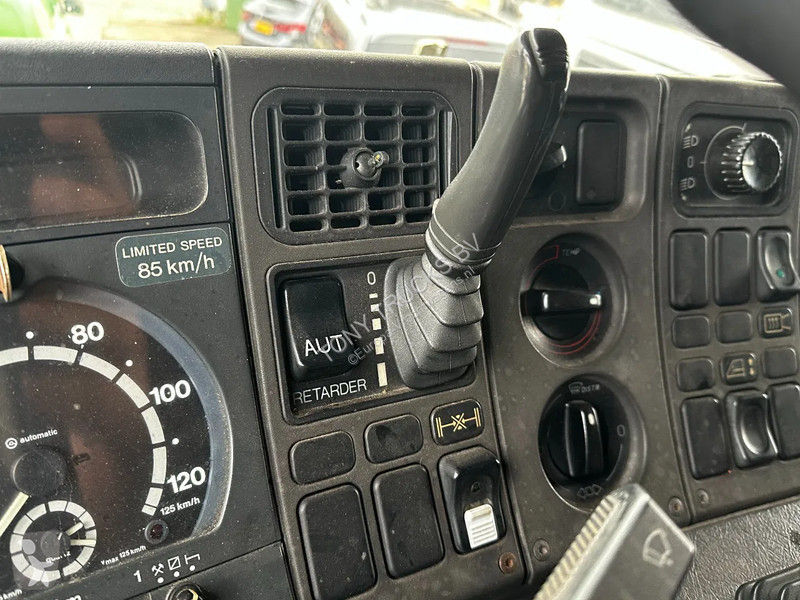 Camion Scania P-360 4X2 Platform Manual Gear...