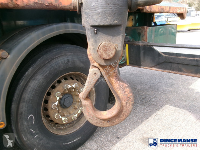 Vrachtwagen  Platform trailer + HMF 4720 K3 crane