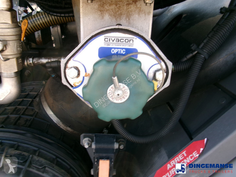 Camion Renault 310 6x2 fuel tank 19 m3 / 5 comp...