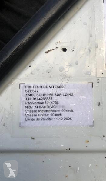Camion DAF bâche 85360