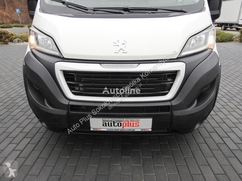 Véhicule utilitaire Peugeot BOXER SKRZYNIA...
