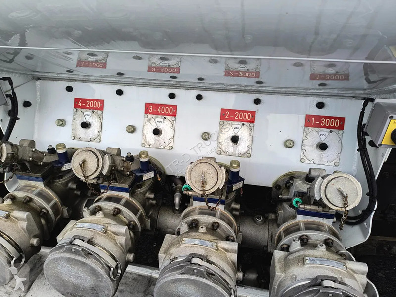 Camion Renault 270 DXI 11000L FUEL/CARBURANT -...