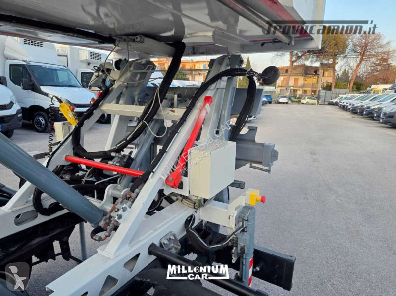 Utilaje pentru drumuri Iveco COMPATTATORE FARID...