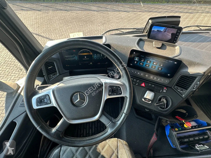 Kamion Mercedes 3253 L ENA 8X2/4 HMF2820 KRAAN...