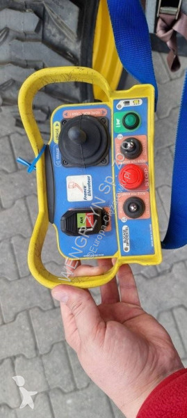 Kamion  Dwudrogowy podnośnik koszowy France...