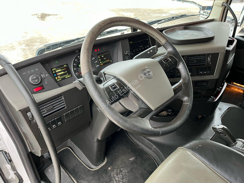 Camion Volvo 8x4 COMBI / PLATFORM + TRACTOR /...