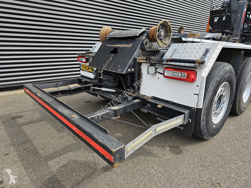 Kamion Volvo 460 8x4-4 / HIAB Z CRANE + HOOKLIFT