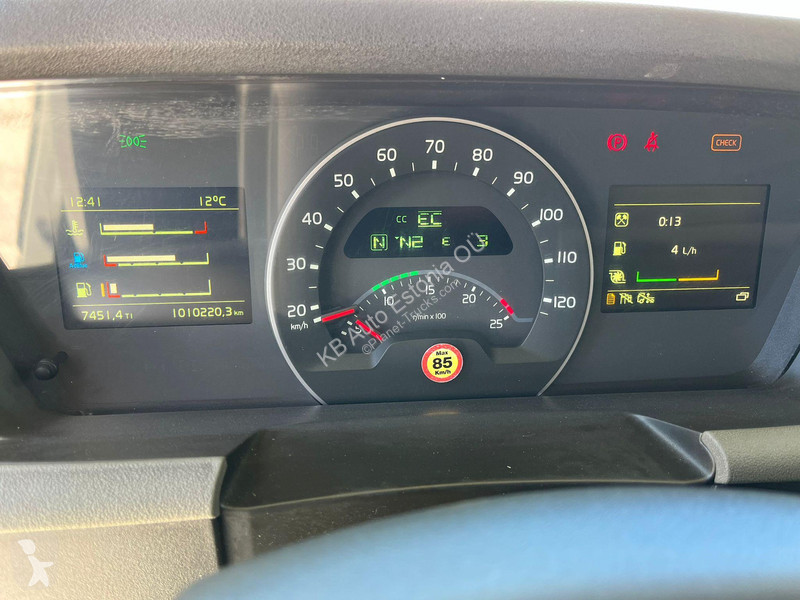 Kamion Volvo FH 460 6x2*4 FOR SALE AS CHASSIS /...