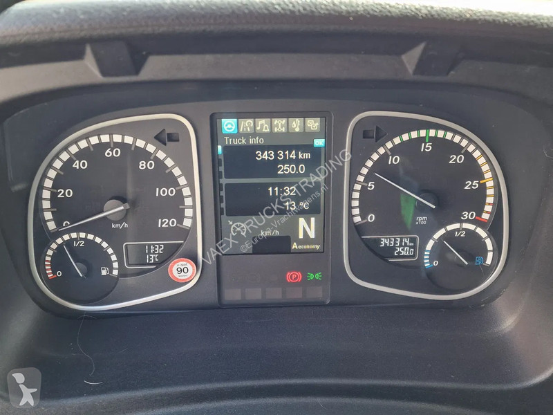 Camion Mercedes 1523 4x2 - 170 KW/230PS - Box -...