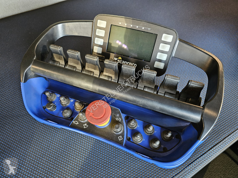Kamion Volvo / 10x4 / ERKIN 250.000 / JIB /...