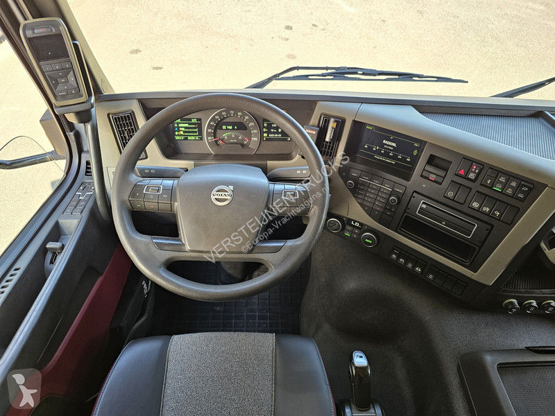 Vrachtwagen Volvo FM  8x4-4 / FASSI 36.5 t/m -8...