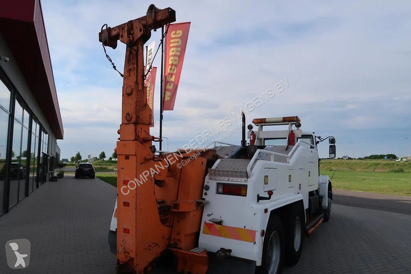 Kamion Volvo NL 10 Towing and recovery vehicle...