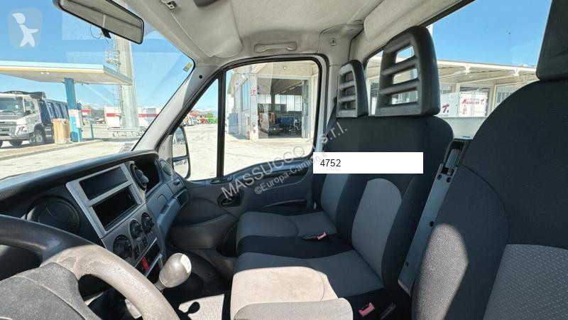 Kamion Iveco DAILY 35C13