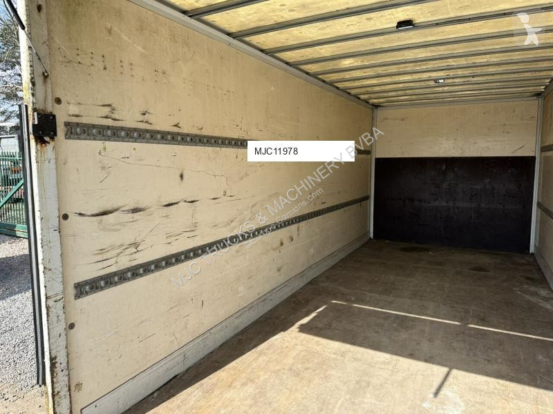Kamion Iveco EUROCARGO 80E18 CLOSED BOX 6m00 x...
