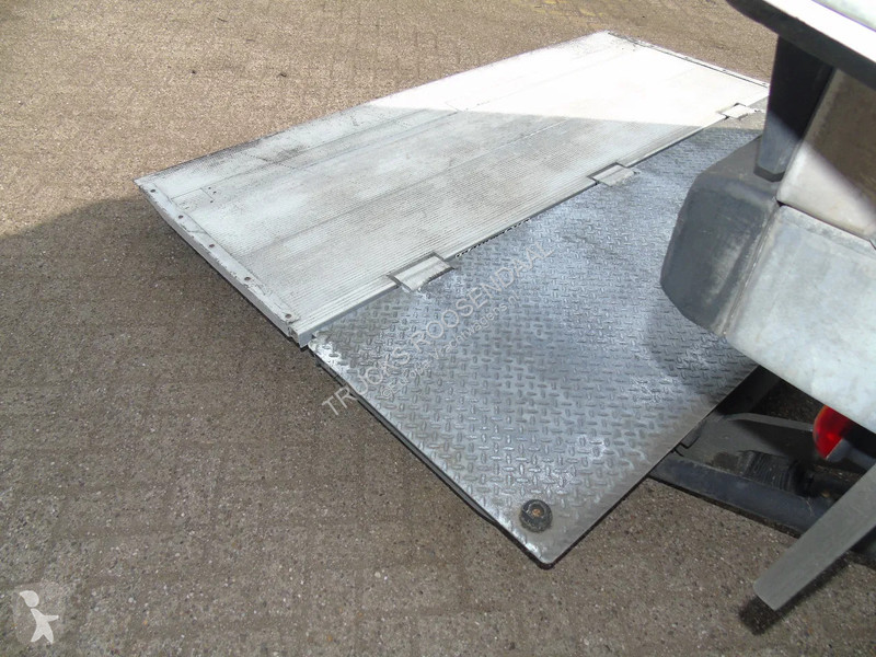 Kamion DAF 220 + CARRIER + EURO 6 + LIFT