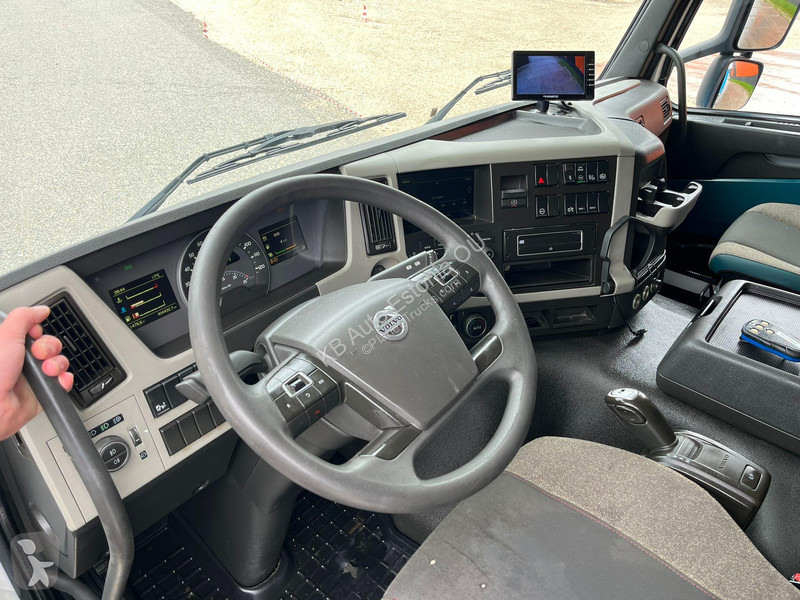 Lastbil Volvo 330 4x2 BOX L=7694 mm
