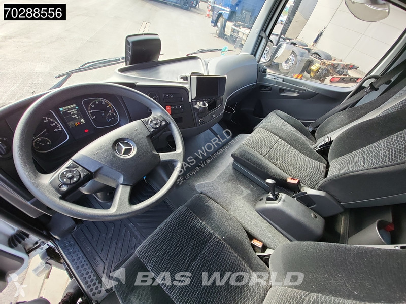 Kamion Mercedes 1527 4X2 15tonner Automatic...