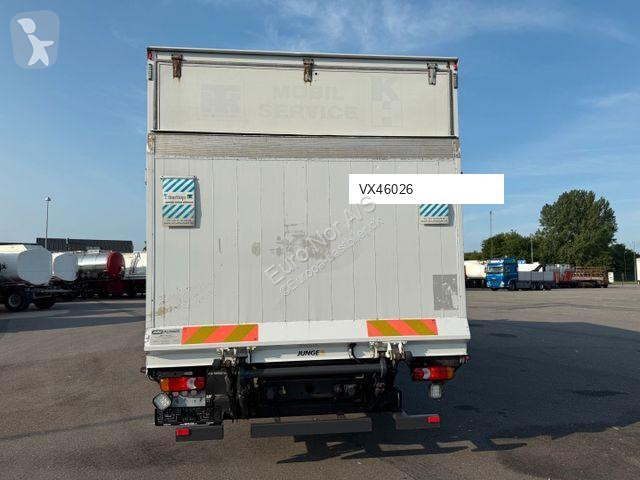 Kamion Renault 220 DXI 4x2 6.0 m Closed box