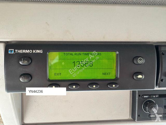 Lastbil Iveco 180E32 4x2 Schmitz / Thermo King...