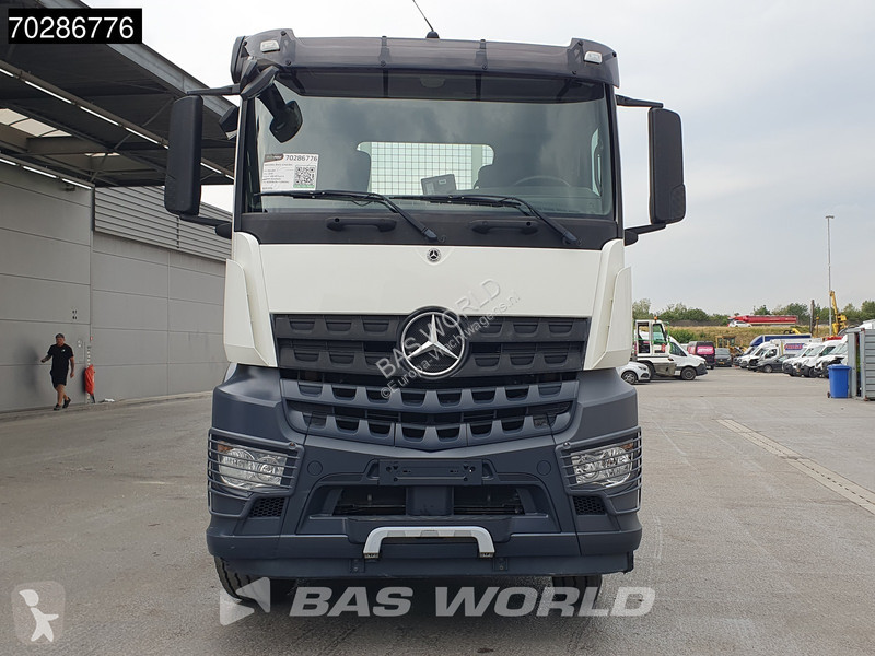 Camion Mercedes 3240 8X4 HIAB 211E-6 HIPRO...