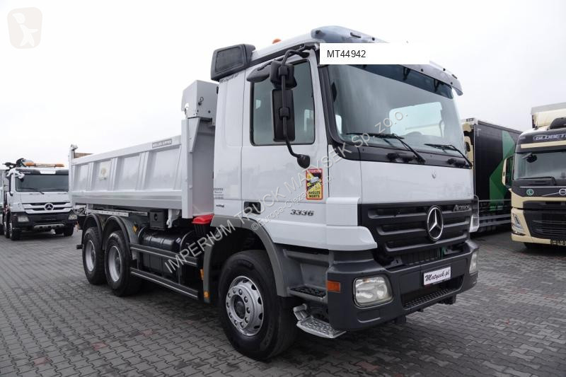 Camião Mercedes ACTROS 3336