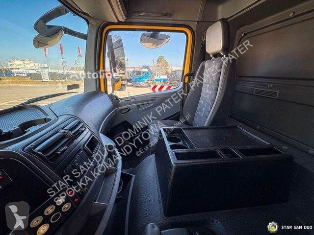 Camión Mercedes 975