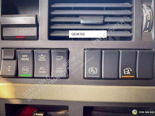 Kamion Volvo 16550 8x4 Palfinger PK 34002-SH...