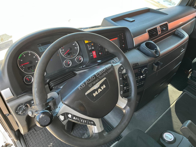 Camion MAN TGX 6x2*4 HULTSTEINS / BOX L=8553 mm