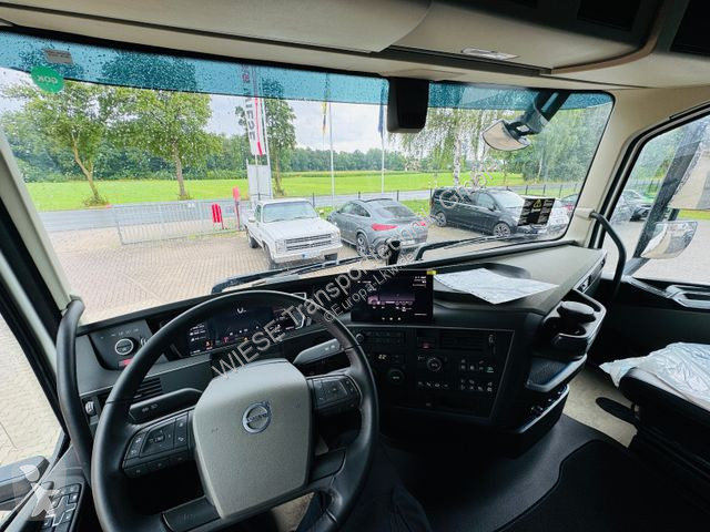 Traktor Volvo 10x4 mit F1150 Ladekran,...