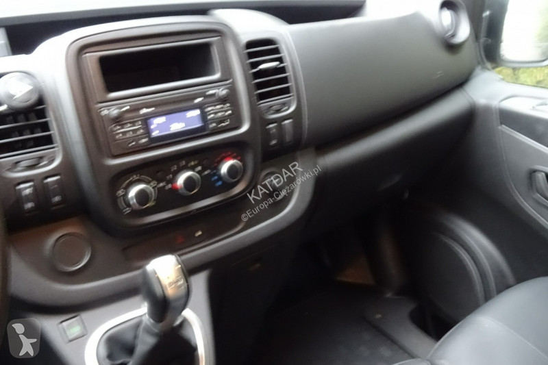 Véhicule utilitaire Renault TRAFIC L2H1 2.0dci...