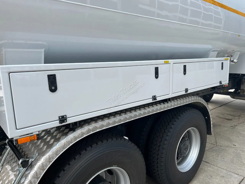 Lastbil Mercedes 3340 6x6 Water Tank Truck