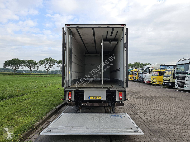 Kamion DAF 220 CARRIER LIFT DOORS