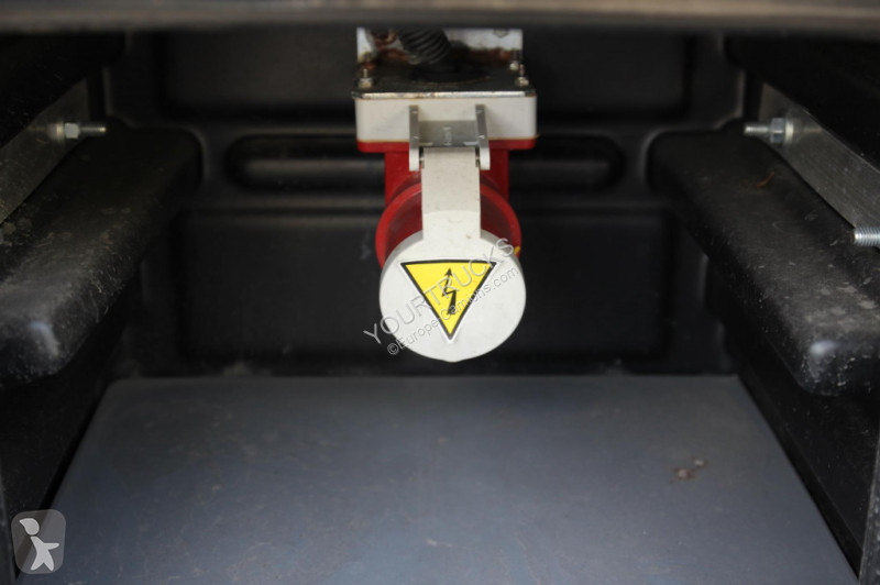 Kamion Renault 220 E5 CS 850 Strom LBW Seiten...