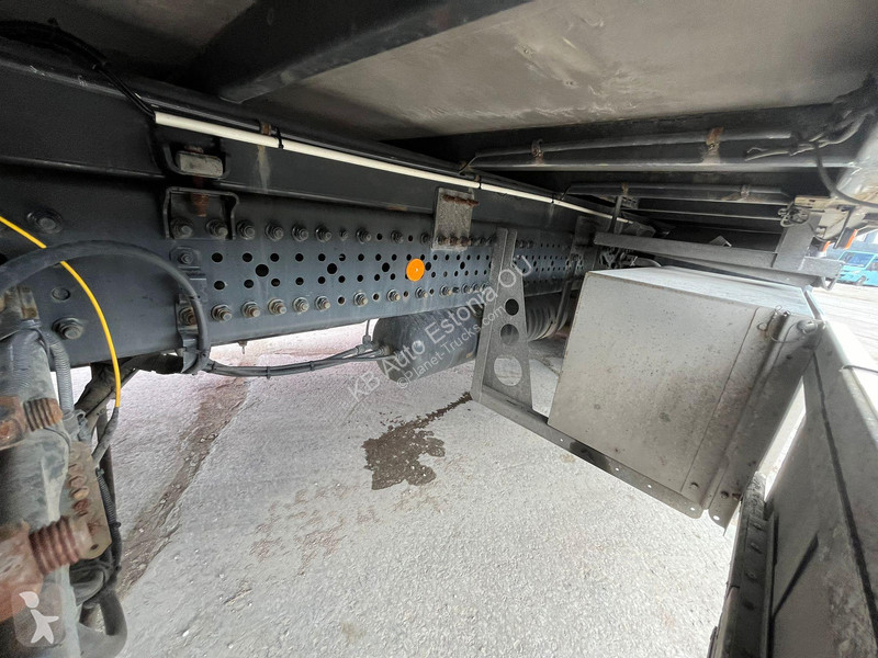 Camion Mercedes 6x2*4 BOX L=7401mm