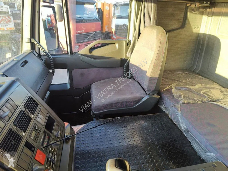 Camion Iveco 190 E 31 P 4X2 Semi-Tautliner