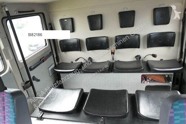 Camion Mercedes 814 F/Feuerwehr/Pumpe/9 Sitze