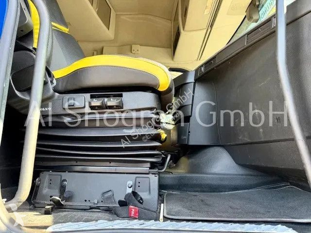 Camion Volvo 16750 6x4/Kran Jonsered...