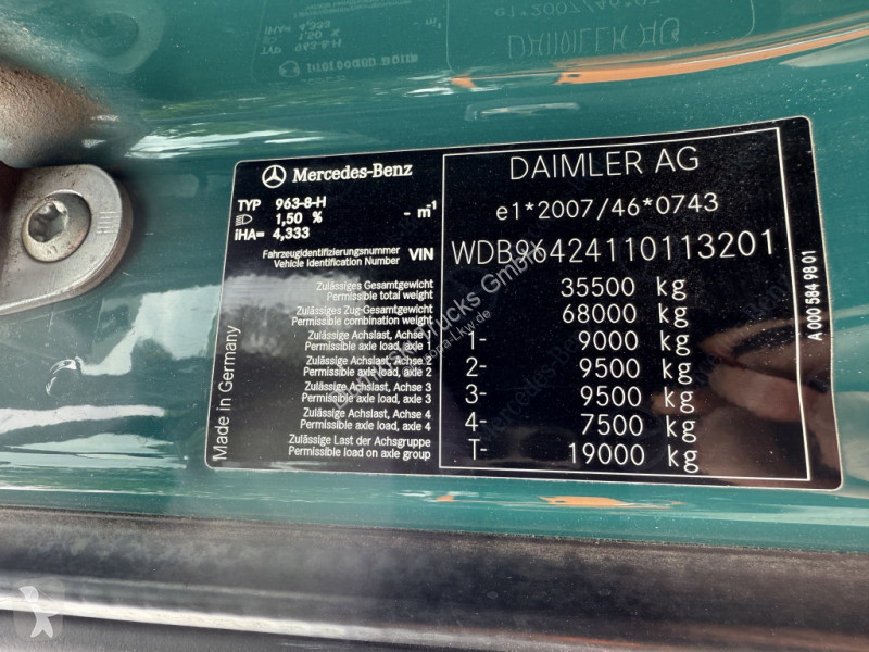 Kamion Mercedes 3251 8X4 Haken mit Kran HMF...