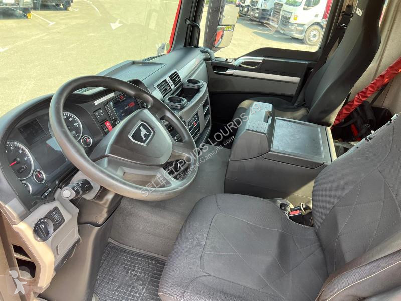 Camion MAN 35.360 8x2 porte engins