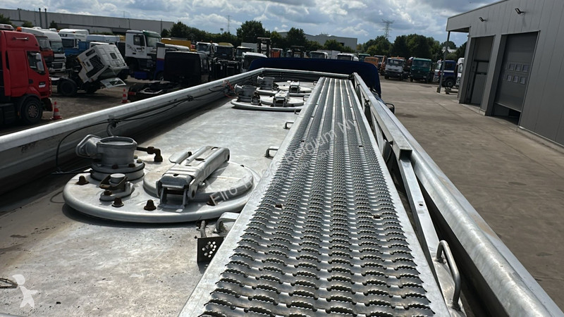 Lastbil MAN 26.402 (18.000 L / 6X2 / 6 CYLINDER...