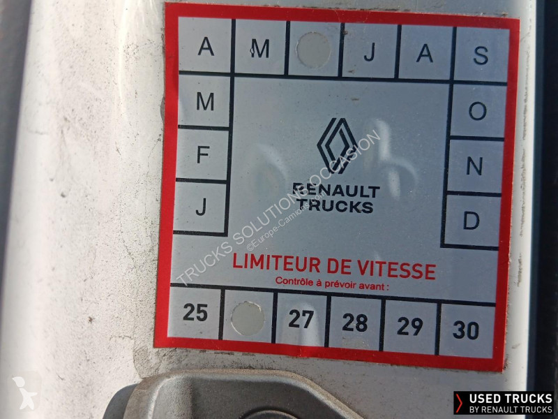 Kamion Renault D Wide