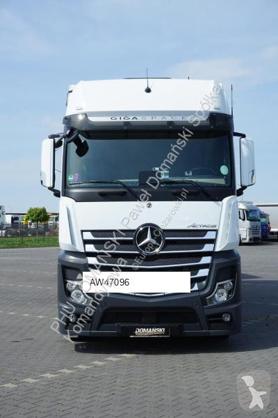 Kamion s návěsem Mercedes / TANDEM